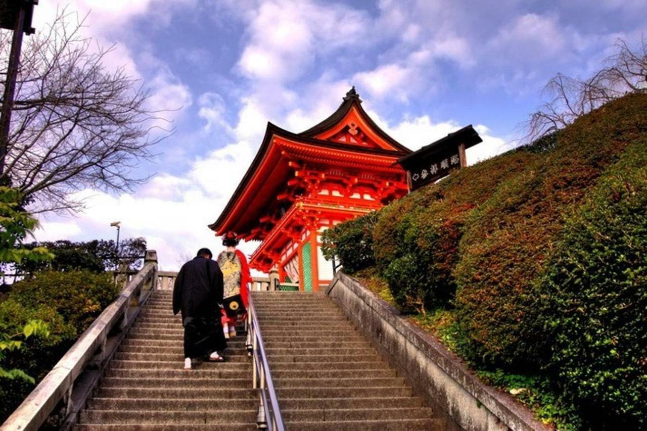 Close To Golden Temple 金閣寺 * 京都市
