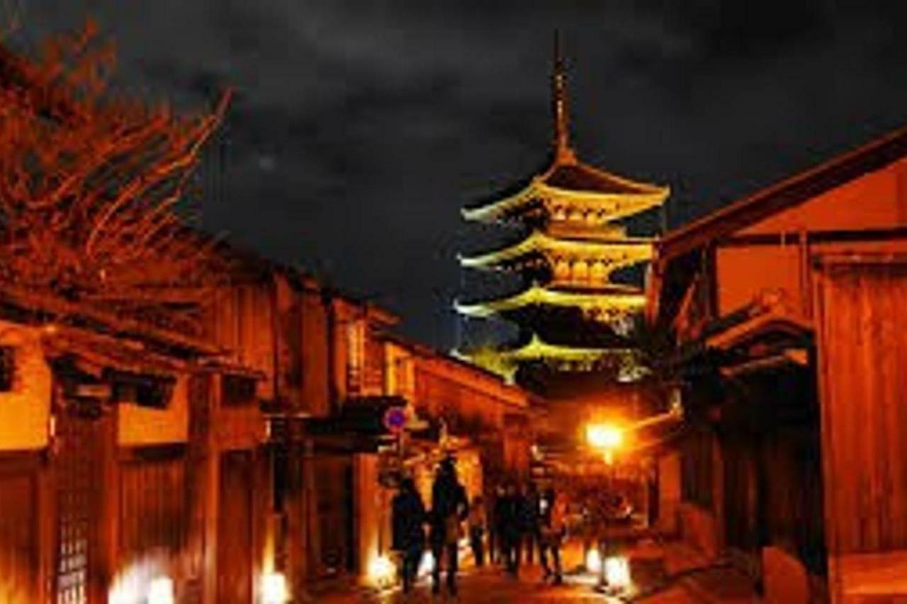 Close To Golden Temple -kinkakuji- * Kyōto